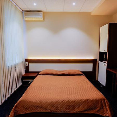Comfort Hotel&Hostel Zaporizhia Exterior foto